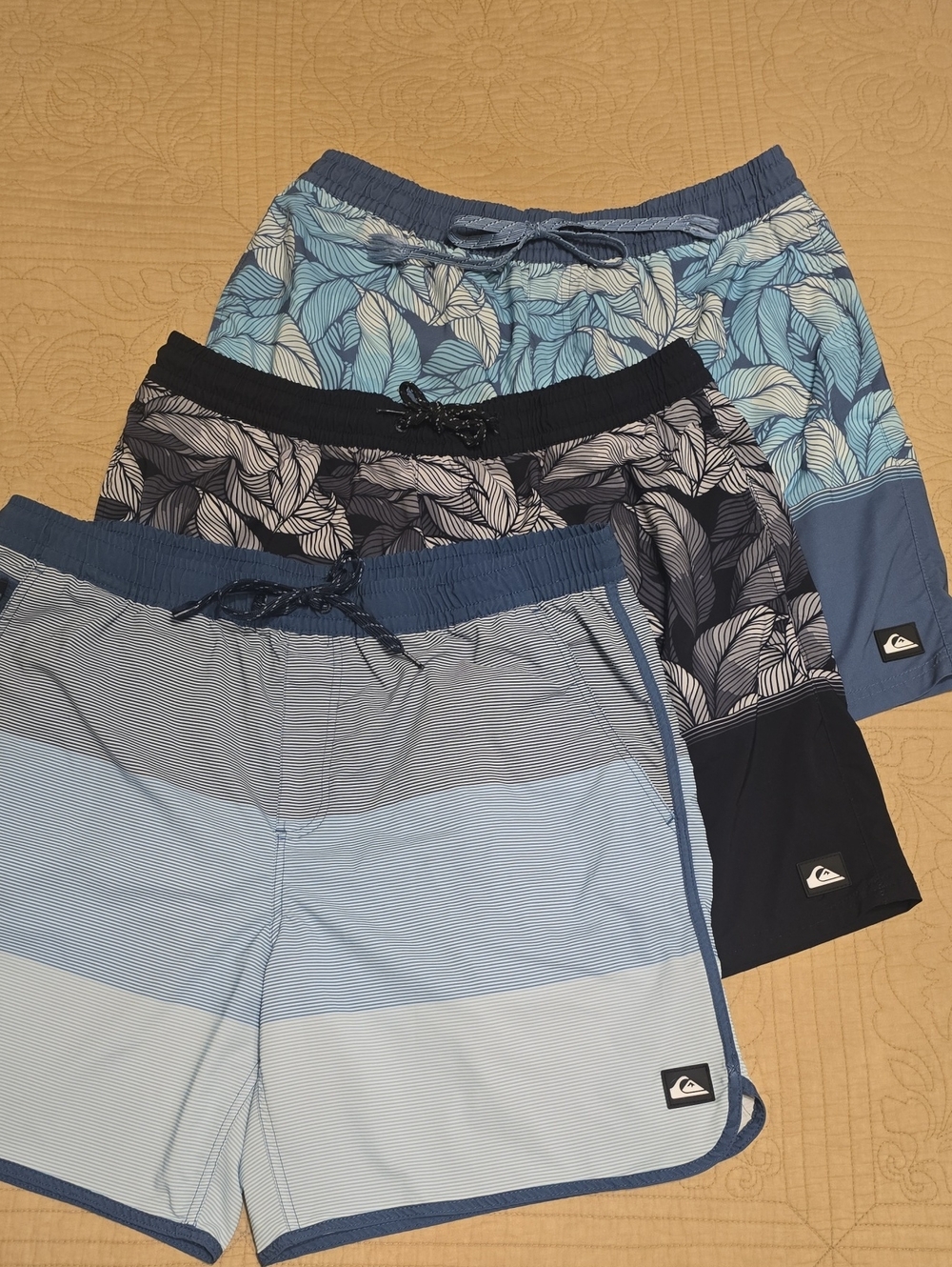 Quiksilver Mens Swim Trunks Lot of 3 XL Blue Gray Floral Striped Volley Shorts